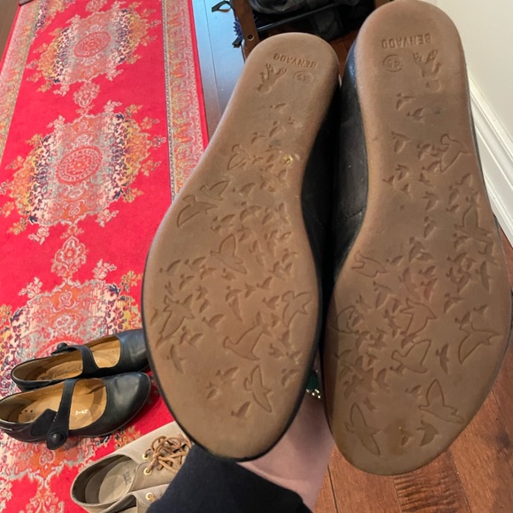Benvado slip on shoes in excellent used condition - Picture 2 of 2